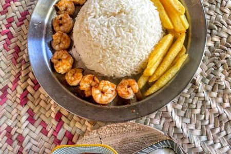 بوم گردی در هرمز - جنب موزه نادعلیان - گنو