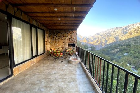 سوئیت با بالکن دلباز در پاوه روستای داریان