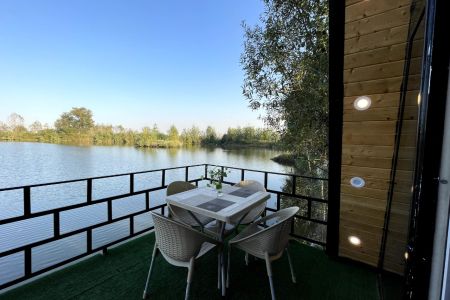 کلبه سوئیسی لب آب در ابوالحسن آباد سرخرود - واحد۱