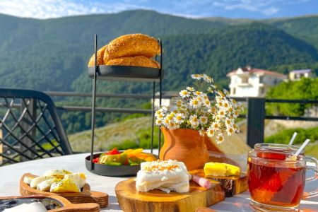 Swiss Cabin with Jacuzzi and Mountain View in Javaherdeh