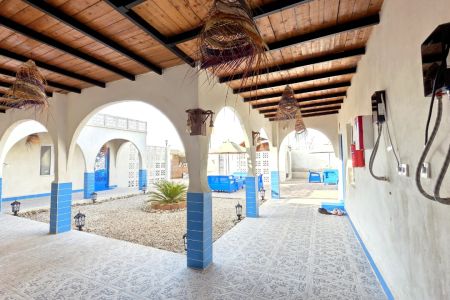 بوم گردی نزدیک ساحل در هرمز - اتاق ۲ نفره