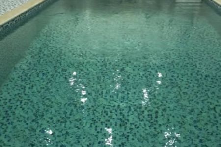 اجاره کلبه با استخر سرپوشیده در رامسر