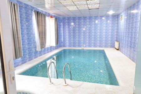 ویلا با استخر و جکوزی در چهارباغ - زعفرانیه