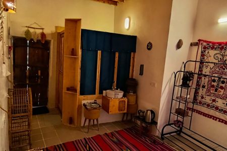 اتاق مستر در هرمز - جنب موزه نادعلیان