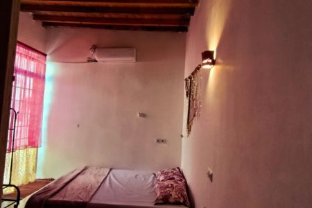 اتاق مستر در هرمز - جنب موزه نادعلیان