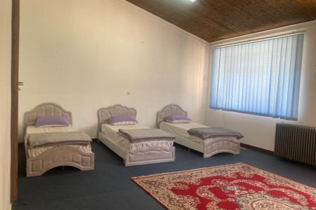 مهمانپذیر در رینه لاریجان - وانا - سه تخته