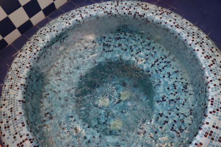 کلبه سوئیسی با جکوزی در بابلکنار - شیردارکلا