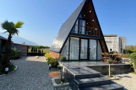 کلبه سوئیسی با وان جکوزی در عباسکلا چالوس