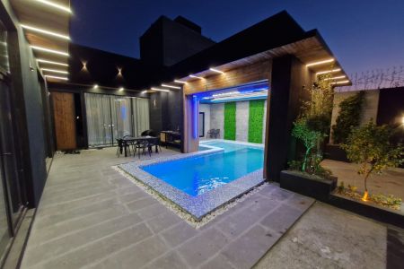 ویلا استخردار در مهرآباد رودهن - چشمه ها