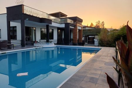 ویلا استخردار با روف گاردن در رامسر