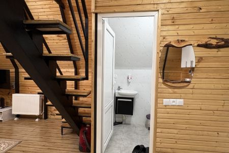 کلبه سوئیسی جنگلی در لاهیجان - زمیدان