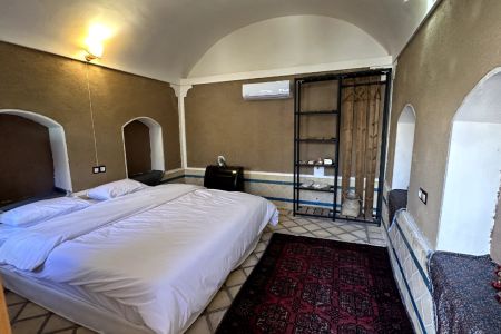 بومگردی در ابوزیدآباد - محمدآباد - اتاق ۳