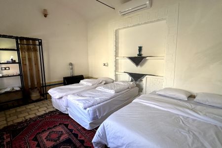 بومگردی در ابوزیدآباد - محمدآباد - اتاق ۶