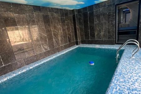 ویلا تریبلکس استخردار در رودهن - مهرآباد