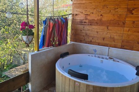 ویلا چوبی جکوزی دار در ماسال - وشمه سرا