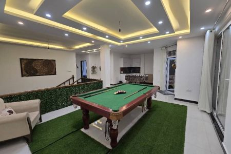 ویلا دوبلکس با بالکن دنج استخردار در متل قو