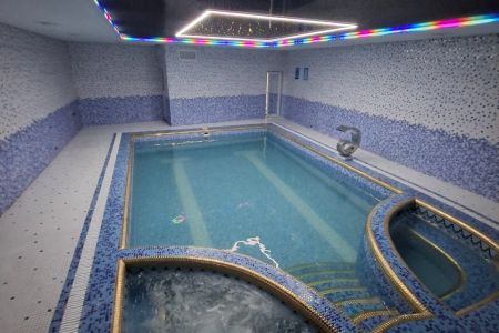 ویلا با استخر و جکوزی در مشهد - بهار
