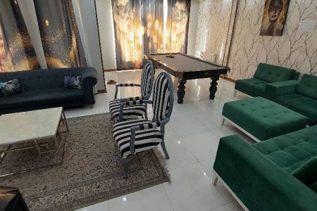 ویلا با استخر آبگرم در چهارباغ