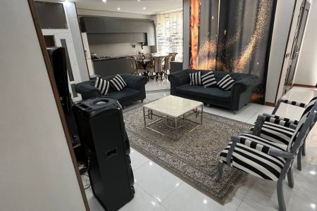 ویلا با استخر آبگرم در چهارباغ