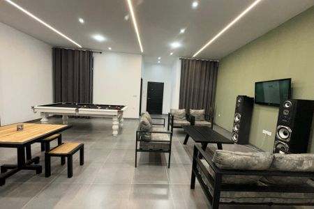 اجاره ویلا استخردار در چهارباغ - زکی آباد