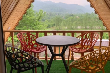 کلبه سوئیسی در قلعه رودخان - سیدآباد