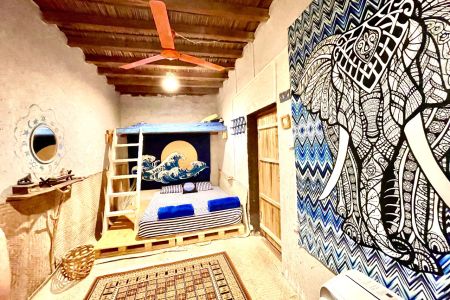 بوم گردی در هرمز - جنب موزه نادعلیان - دیریا