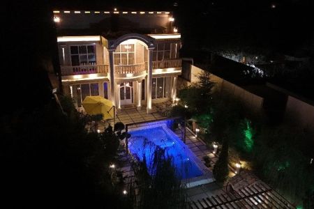 ویلا دوبلکس با دو استخر در چهارباغ - سنقرآباد
