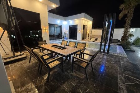 ویلا استخردار در چهارباغ - عرب آباد خسروی