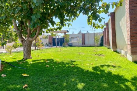 ویلا استخردار در چهارباغ - شهرک زعفرانیه