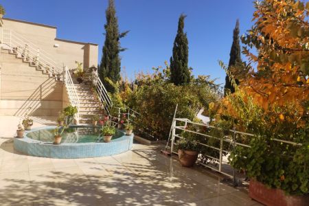 سوئیت نقلی با چشم انداز زیبا در قلات شیراز