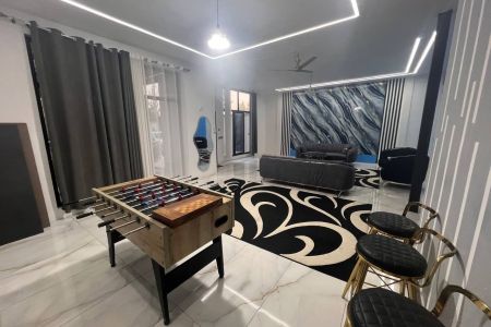 ویلا استخردار در چهارباغ - عرب آباد افشار