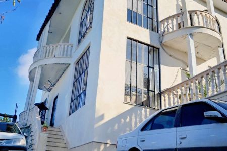 ویلا با چشم انداز کوه و جنگل در رامسر - گاورمک