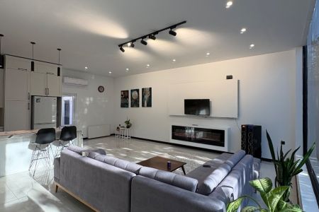 ویلا استخردار در ساوجبلاغ - عباس آباد بزرگ