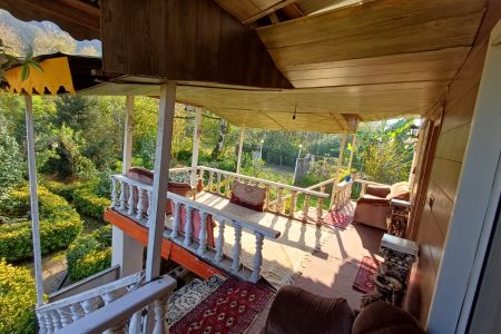 ویلا با بالکن رو به جنگل در شفت - کلوان