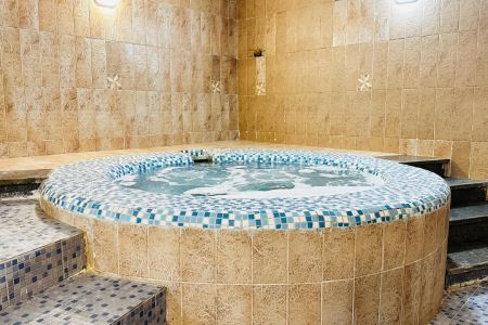 ویلا تریبلکس با استخر و جکوزی در نمک آبرود