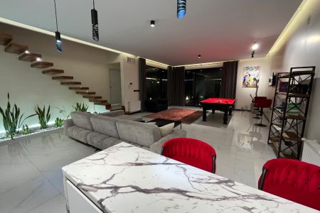 ویلای دوبلکس استخردار در چهارباغ - سنقرآباد