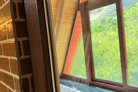 کلبه سوئیسی با جکوزی در دماوند - دهنار