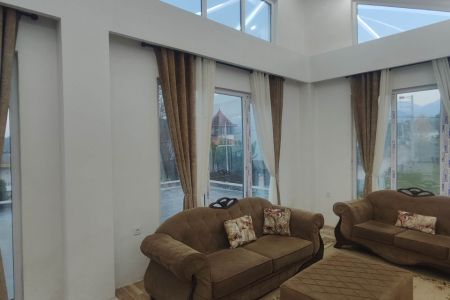 خانه تراس دار در چالوس - مازوپشته