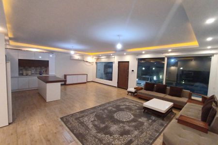 ویلا استخردار در چهارباغ - سنقرآباد