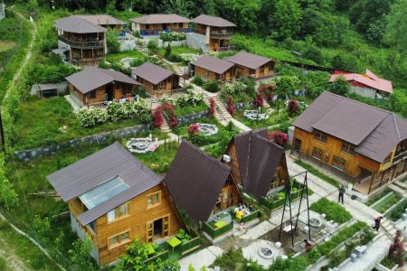 کلبه با جکوزی نزدیک آبگرم آزرو بابل - نمدار