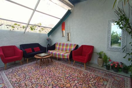 سوئیت دنج با دیوار شیشه ای در جیرده شفت