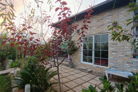 سوئیت دنج با دیوار شیشه ای در جیرده شفت