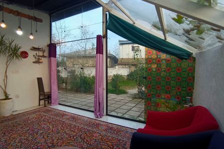 سوئیت دنج با دیوار شیشه ای در جیرده شفت