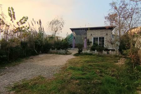 سوئیت دنج با دیوار شیشه ای در جیرده شفت