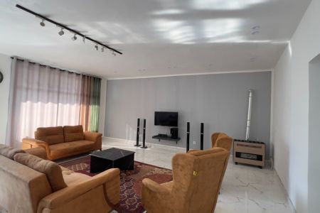 ویلا استخردار در چهارباغ - ابراهیم آباد