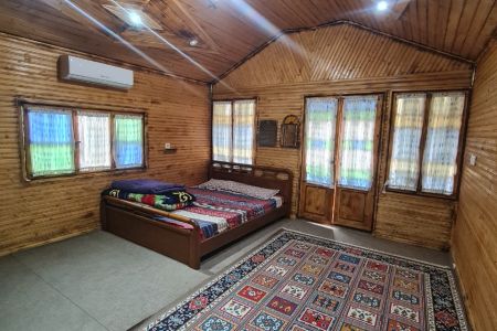 کلبه چوبی نزدیک آبگرم آزرو در بابل - افرا