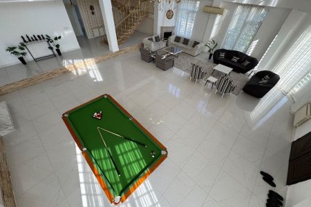 استئجار فيلا ثلاثية مع مسبح في شيرود - Lashto