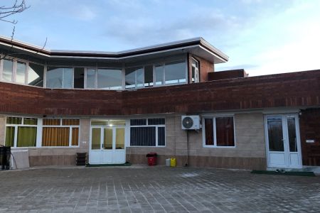 ویلا با استخر و جکوزی در نیشابور - فخریه