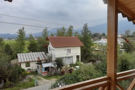 سوئیت بالکن دار فرشید در سیاهکل - ازبرم