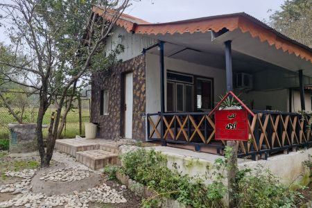 اجاره خانه روستایی در سراوان - آلاله